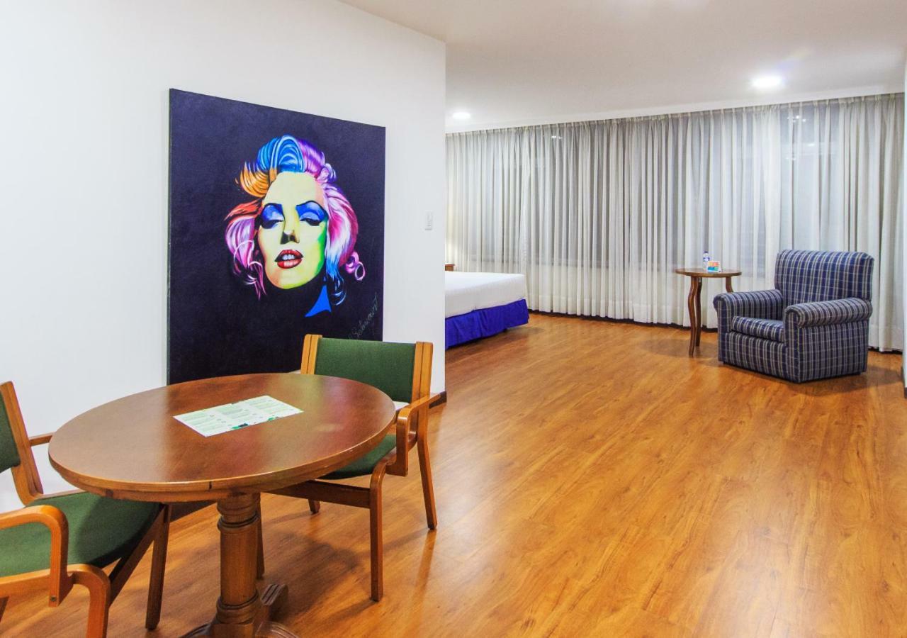 Pop Art Hotel Las Colinas 마니살레스 외부 사진